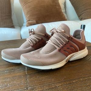 Like new Terra Cotta Nike